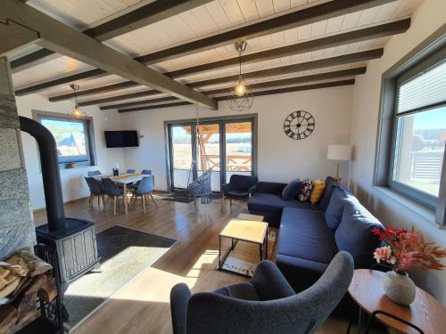 Wdzydze Tucholskiez House | MILOCHÓWKA - dom drewniany bliźniak
