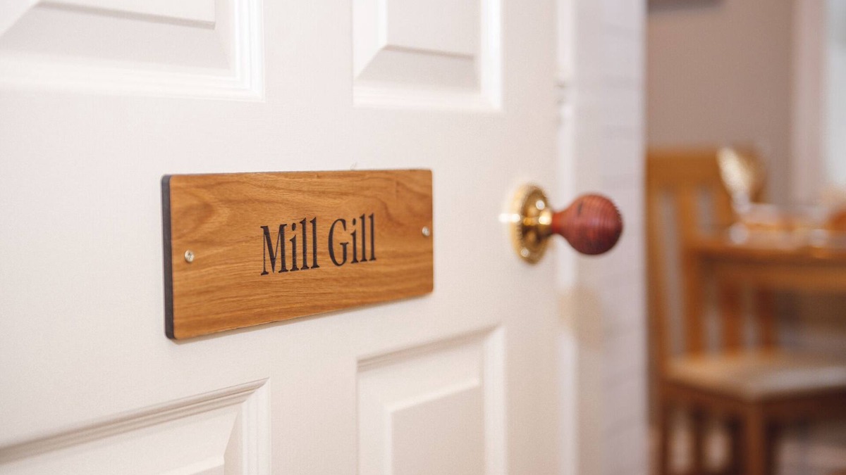 Askrigg Apartment | Milton house-studio apartment . mill gill suite