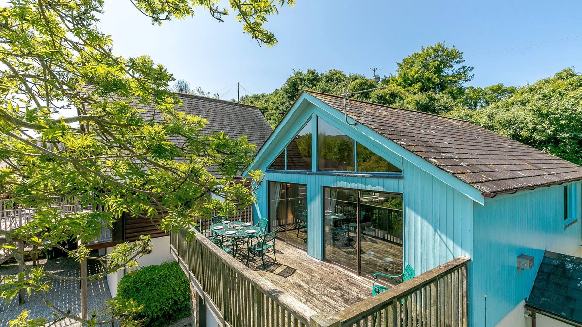 Little Petherick House | Milton Lodge - Three Bedroom House, Sleeps 7