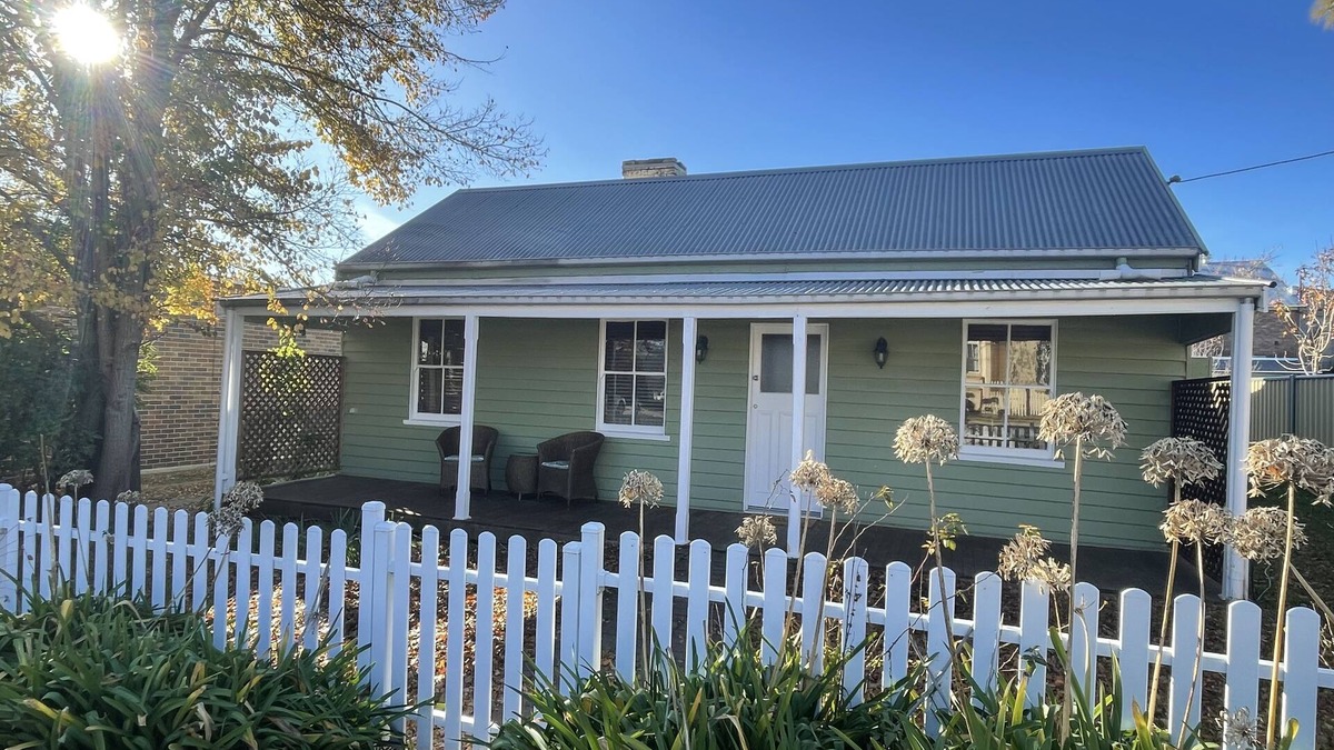 Glen Innes House | Mimosa Cottage