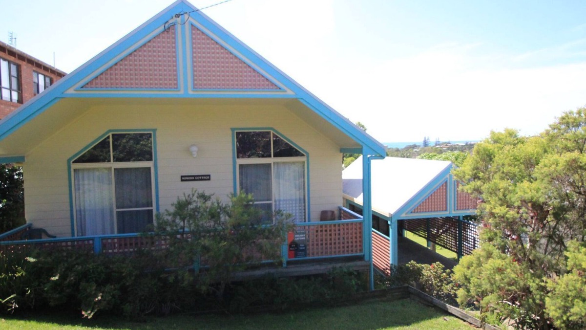 Scotts Head House | Mimosa Cottage - Family Beach Getaway