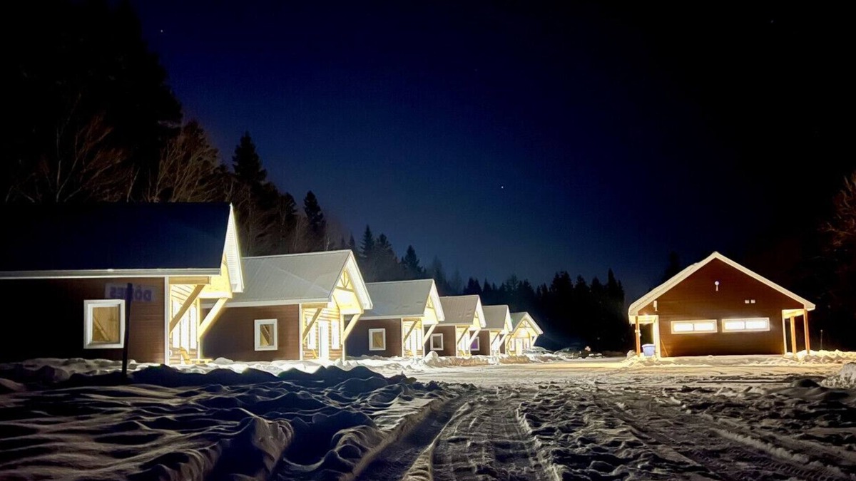 Saint-Gabriel-de-Valcartier Ski Chalet | Mini cottage # 2 by the river banks