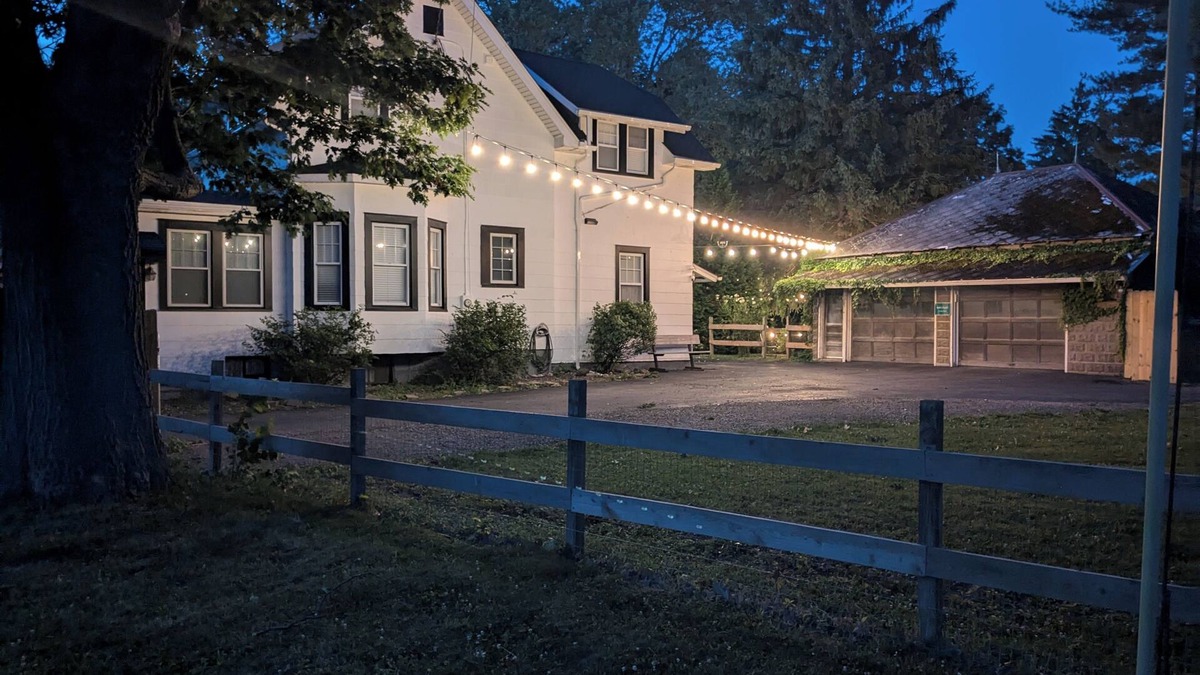 Hamburg House | Mina's Place @ Footprint Farms