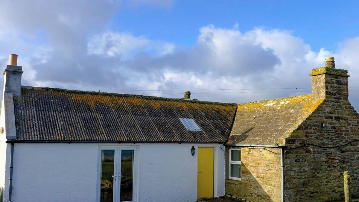 Stronsay Cottage | Mingro is a unique beachside cottage that serves as a retreat from modern life.