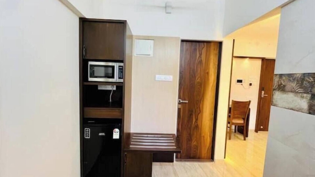 Kandivali East Apartment | Mini Apartment with Kitchenette at Malad West