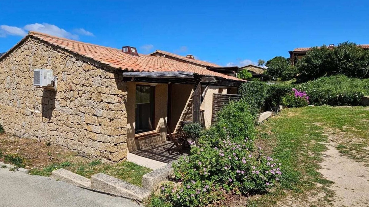 Serra-di-Ferro Villa | Mini Caseddu T2, Alba Rossa with swimming pool & sea view