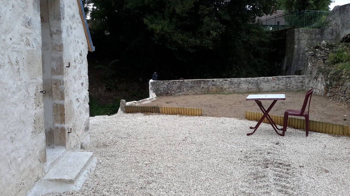 Bonny-sur-Loire Apartment | Mini gîte, studette