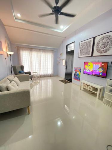 Kusial House | Mini Love Homestay