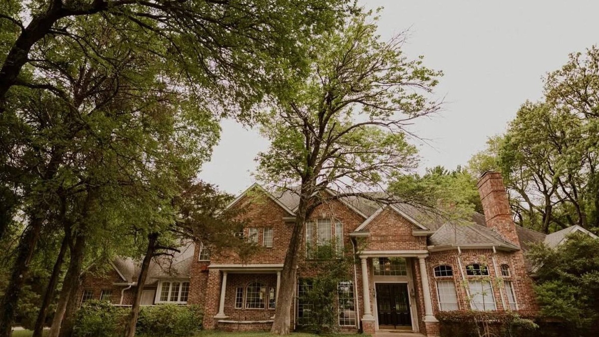 Waxahachie House | Mini Mansion with Pool, Hot Tub, Decking Overlooking Pond & Games