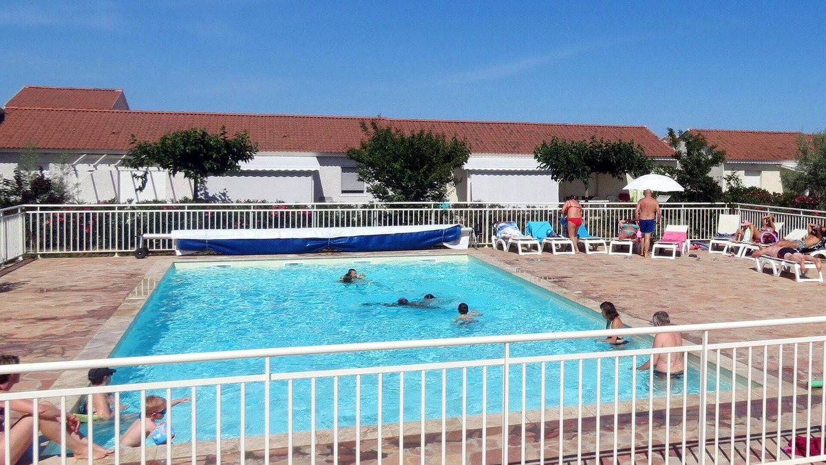 Prunete Villa | Mini Villa 3 * in Mediterranean style 100 m from the sea, heated pool
