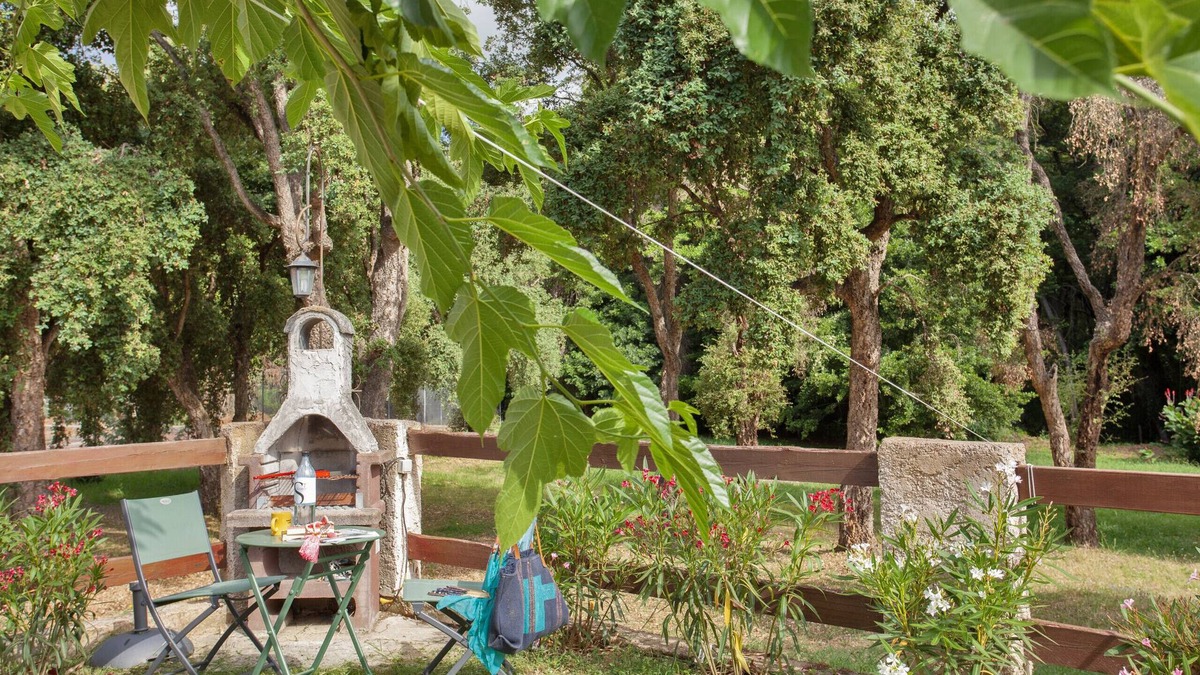Bravone Villa | Mini-villa, close to the sea, with shared garden and pool