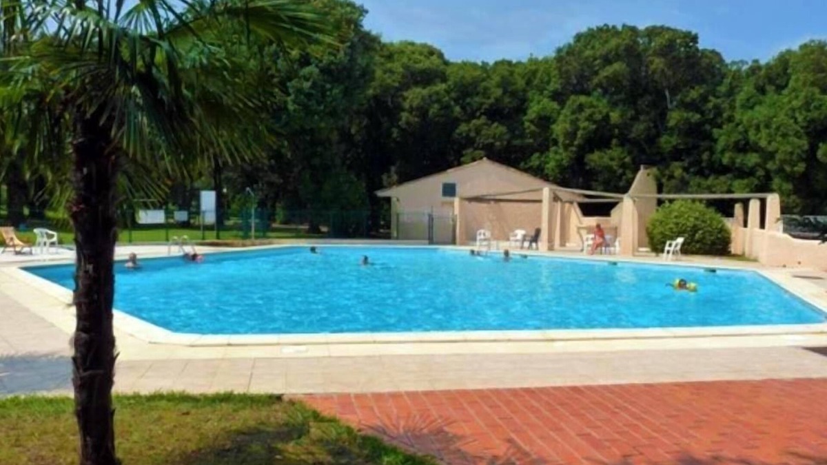 Santa-Maria-Poggio House | mini-villa with A/C in tree-planted residence - swimming pool, seaside, Corsica