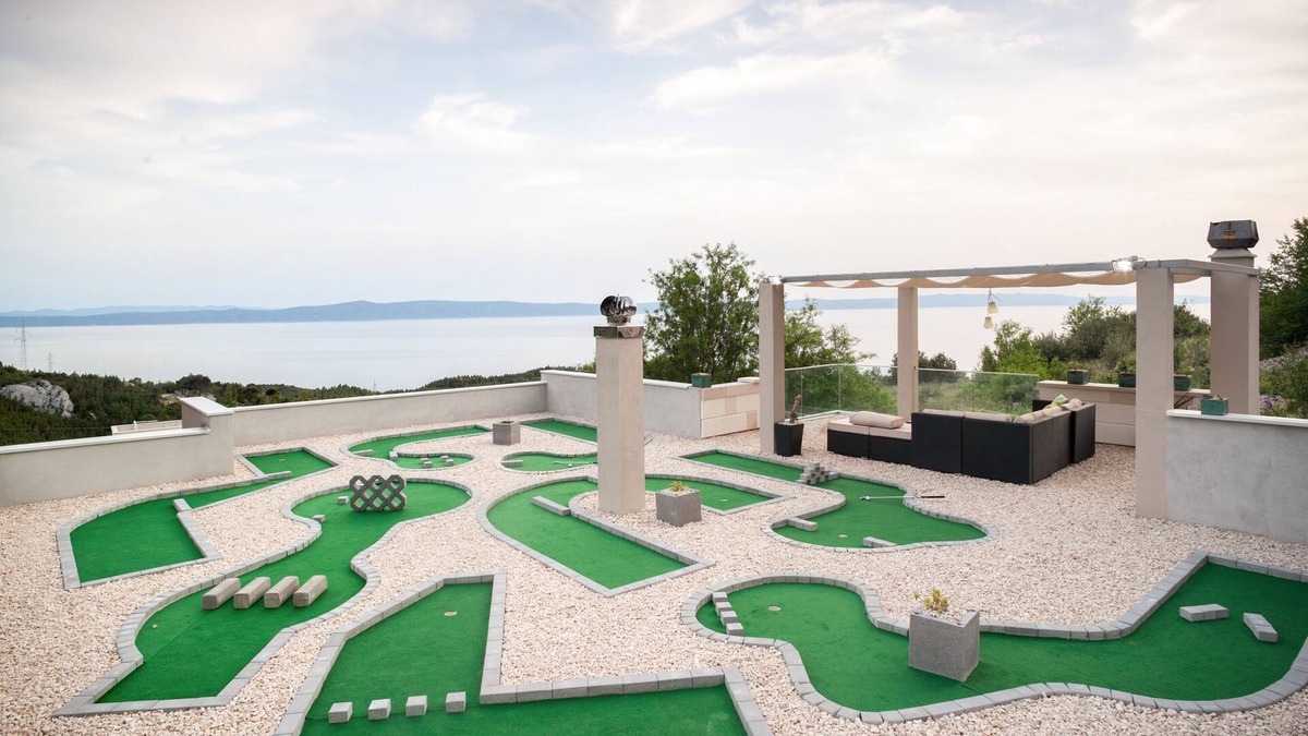 Makarska Villa | Minigolf,Bikes,Pool,Jacuzzi,Sauna, Gym