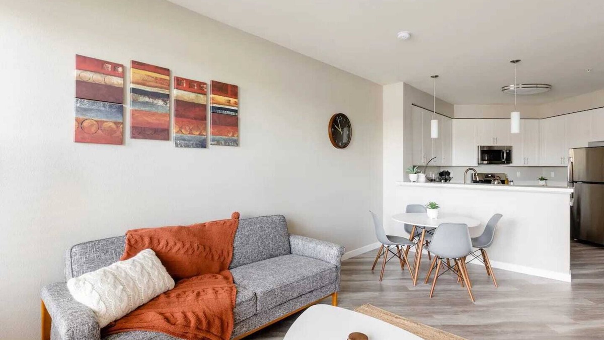 Sparks Apartment | Minimalist Apt w/ Private Balcony, Gym, Sky Lounge