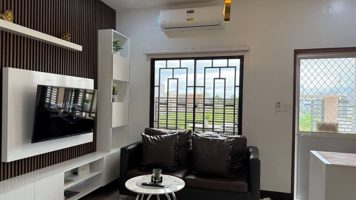 General Santos House | Minimalist 2-bedroom house in General Santos City with WiFi, AC