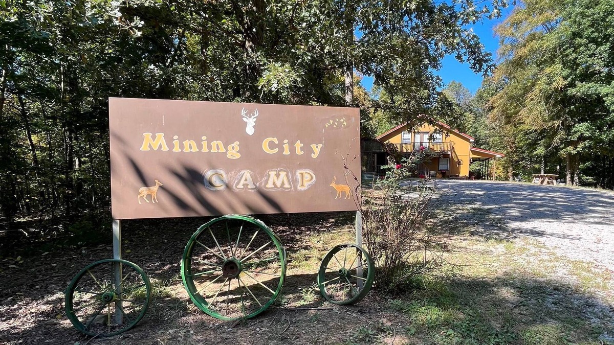 Dunbar House | Mining City Camp is secluded in the Kentucky woods.