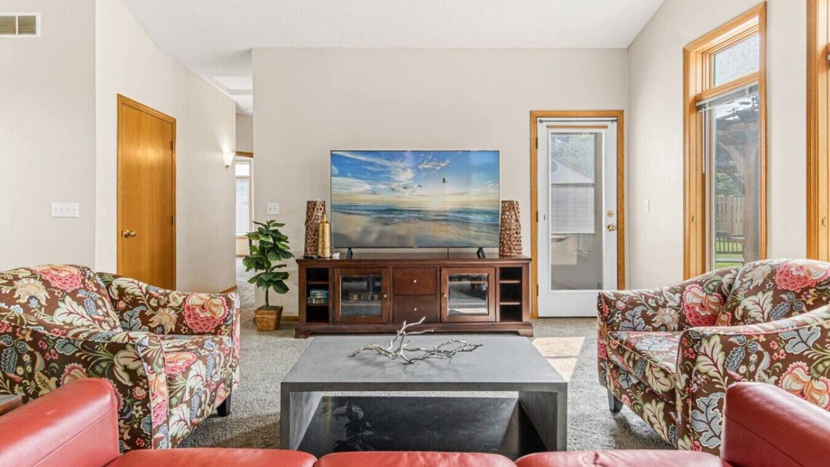 North Saint Paul House | Minne-GetAway: Modern Cottage