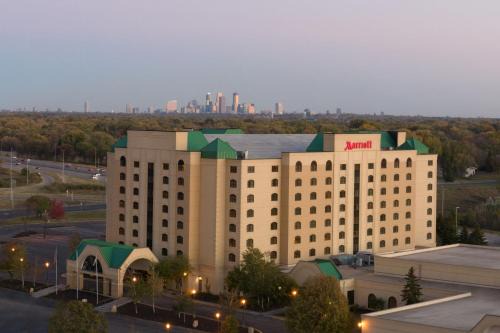 Brooklyn Park Hotel | Minneapolis Marriott Northwest