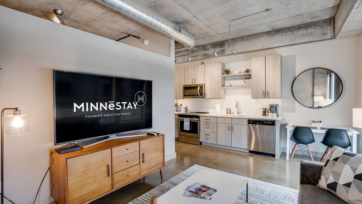Warehouse District Apartment | MINNeSTAY* Sable 306 | North Loop | Downtown