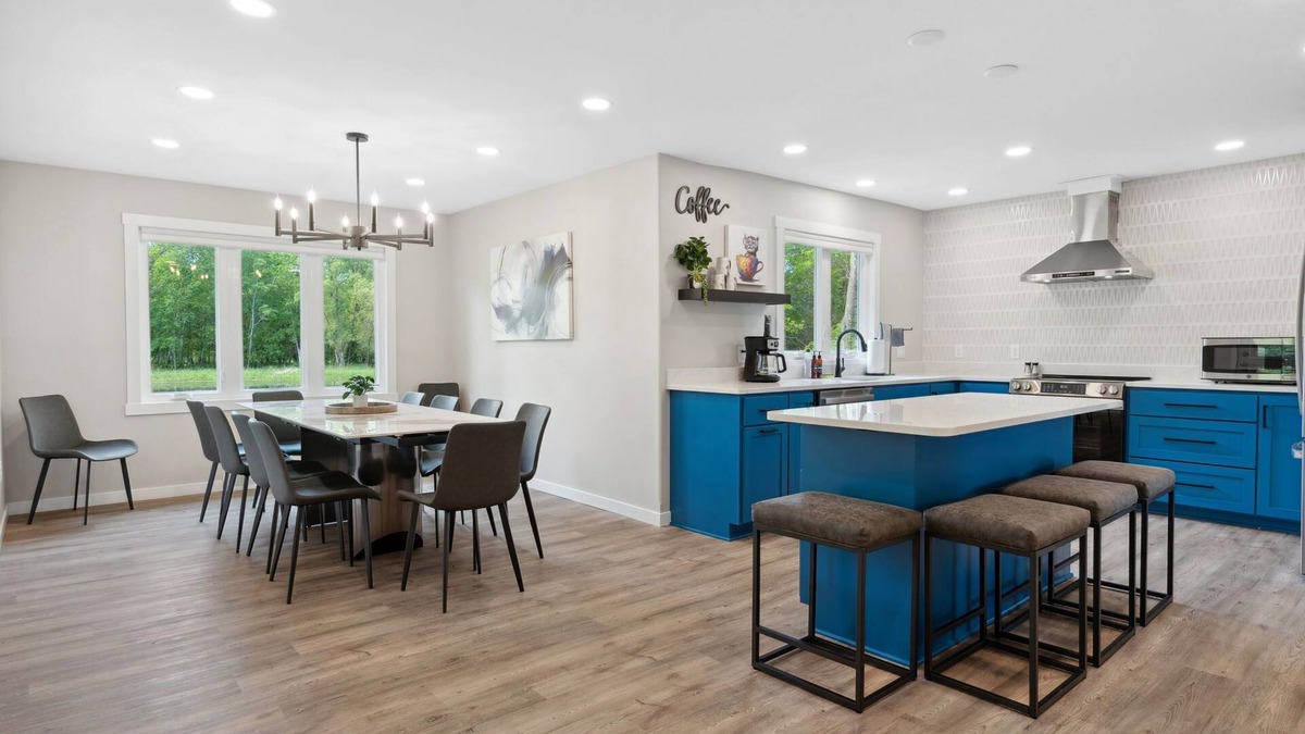 Sauk Rapids House | MINNeSTAY* The Cottage at Enchanted Pines