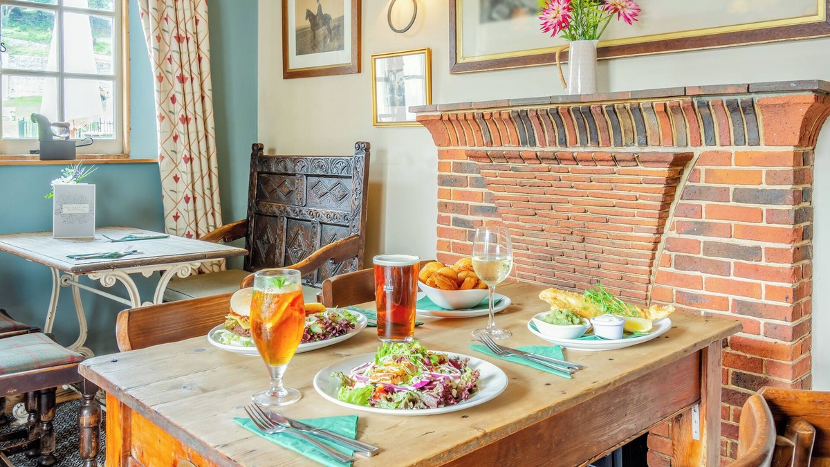 East Dean and Friston Bed & Breakfast | Minnie - Tiger Inn