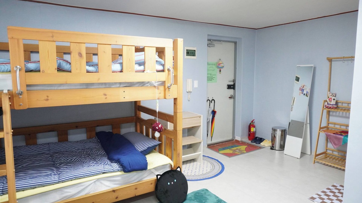 Mapo Apartment | MINNY HOUSE 302. New Open. Best location in Hongdae. Close to hongdae sta.