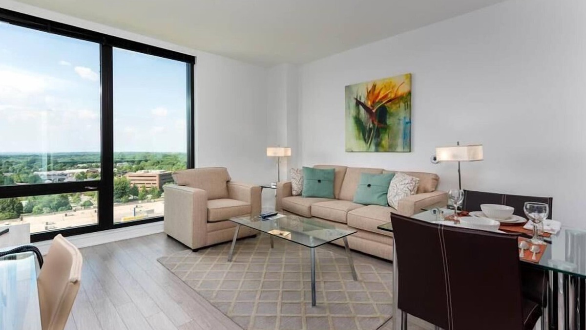 Reston Apartment | Mins from Subway & Rail | Near Dulles Airport | Home Depot Close by