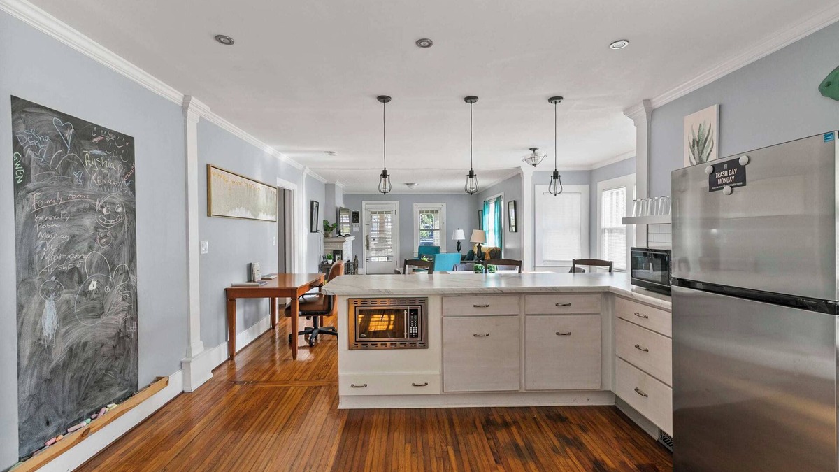 Tarrant House | Mins to Airport & Downtown-Beautiful Tarrant Home