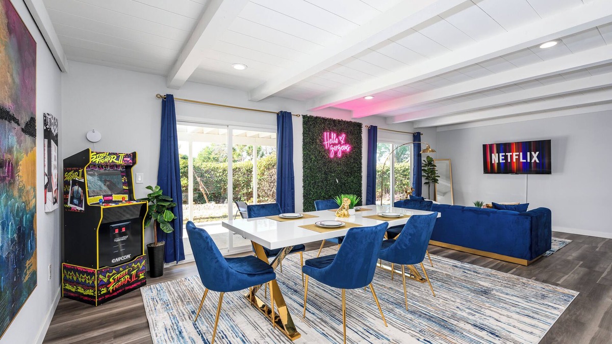 Riverview West House | Mins to Disney! Luxury 4BD Insta Wall & Game Room