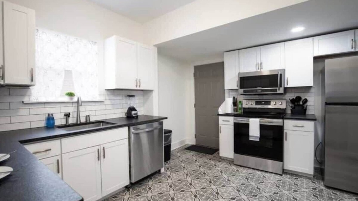 Norwood House | Mins to Downtown & Top Golf - Historic at Norwood