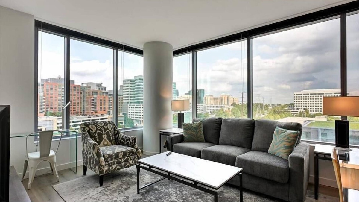 Reston Apartment | Mins to Dulles Airport | 2BR nr Reston Village Center