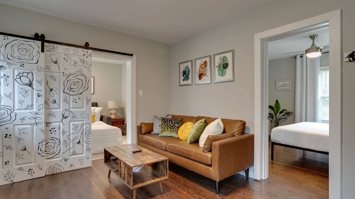 Lexington House | Mins to UK- Rupp- Kroger Field- Blocks away to UK & ST Joes Hospital-