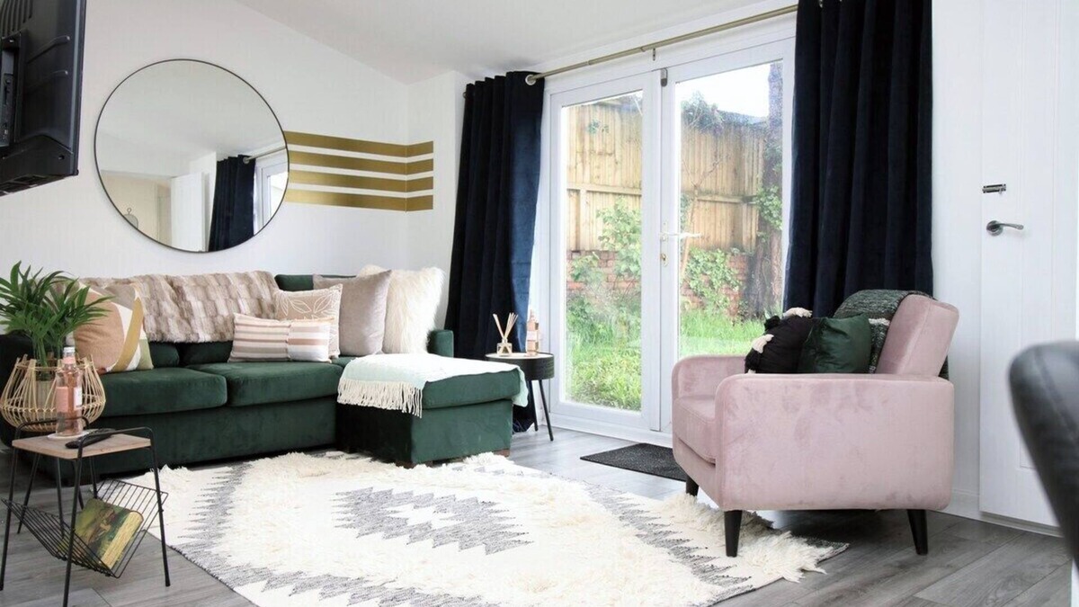 Adamsdown Apartment | Minster House by Tŷ SA