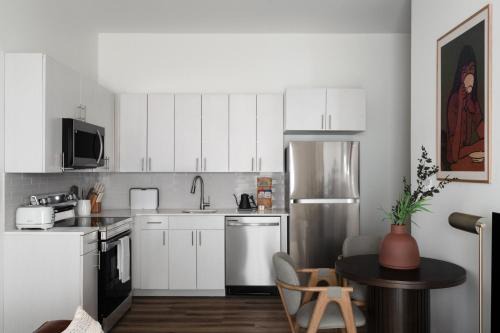 Fort Worth Cultural District Apartment | Mint House Fort Worth - Cultural District