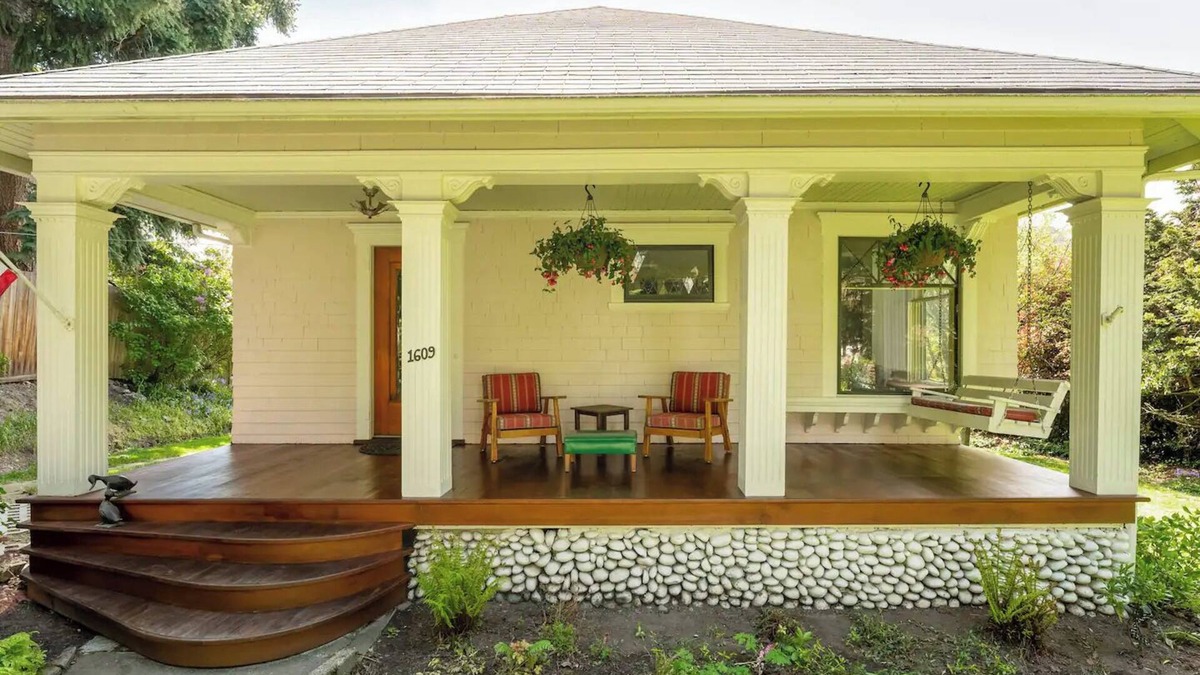 Wallingford House | Mint Julep - Southern hospitality in Seattle