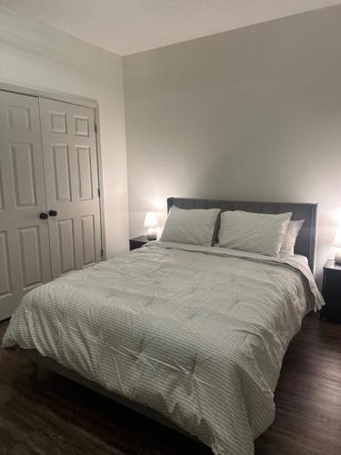 Johnson City Apartment | Minutes from all attractions!
