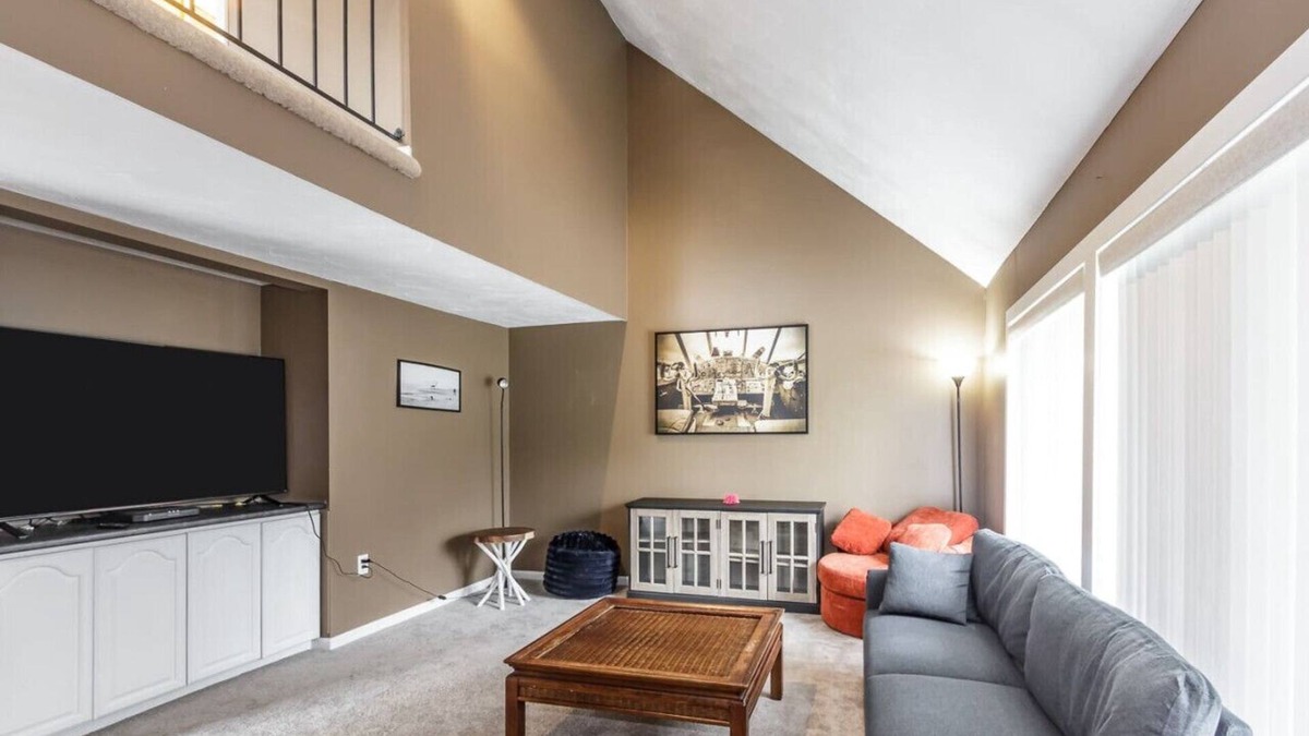 Derry House | Minutes from all you need
