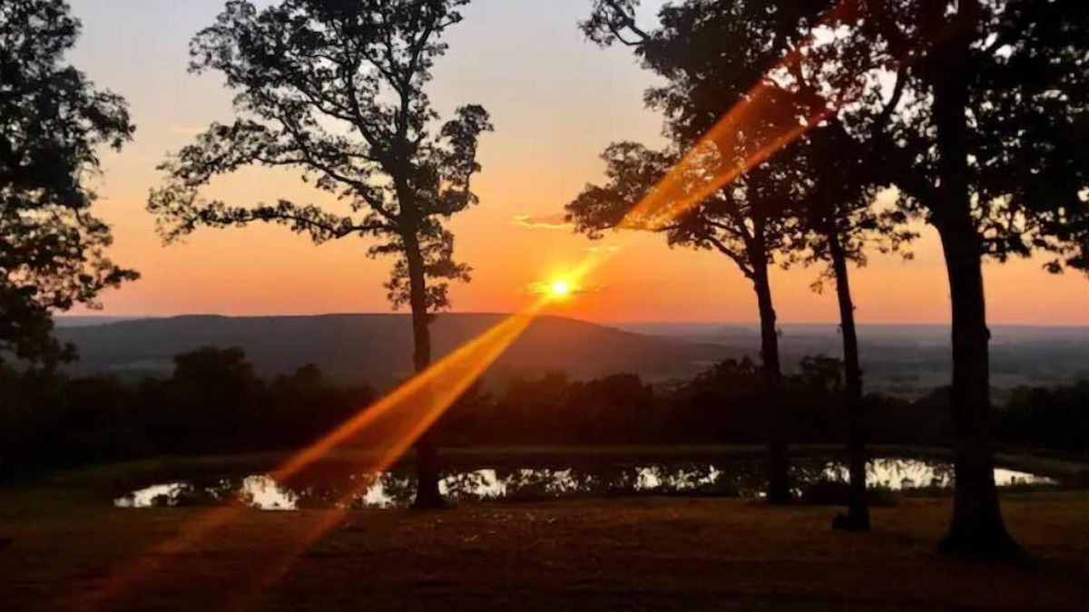 Fayetteville Cabin | Minutes from Baum Stadium with a View!