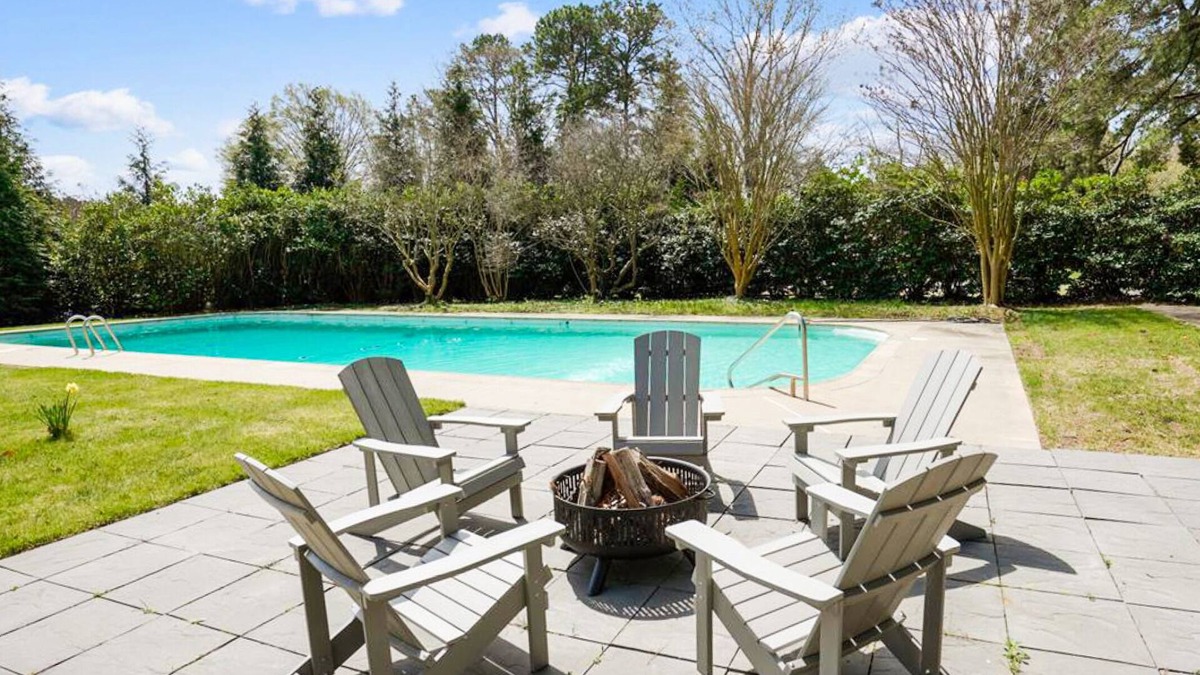 Easton House | Minutes from Downtown Easton and St. Michaels | Kayaks | Pool | Private Dock