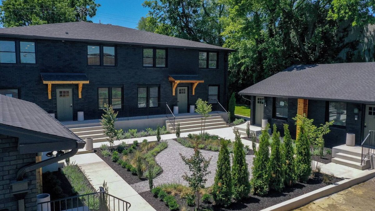 Hillsboro West End House | Minutes from Downtown & Broadway | The Nomad #8