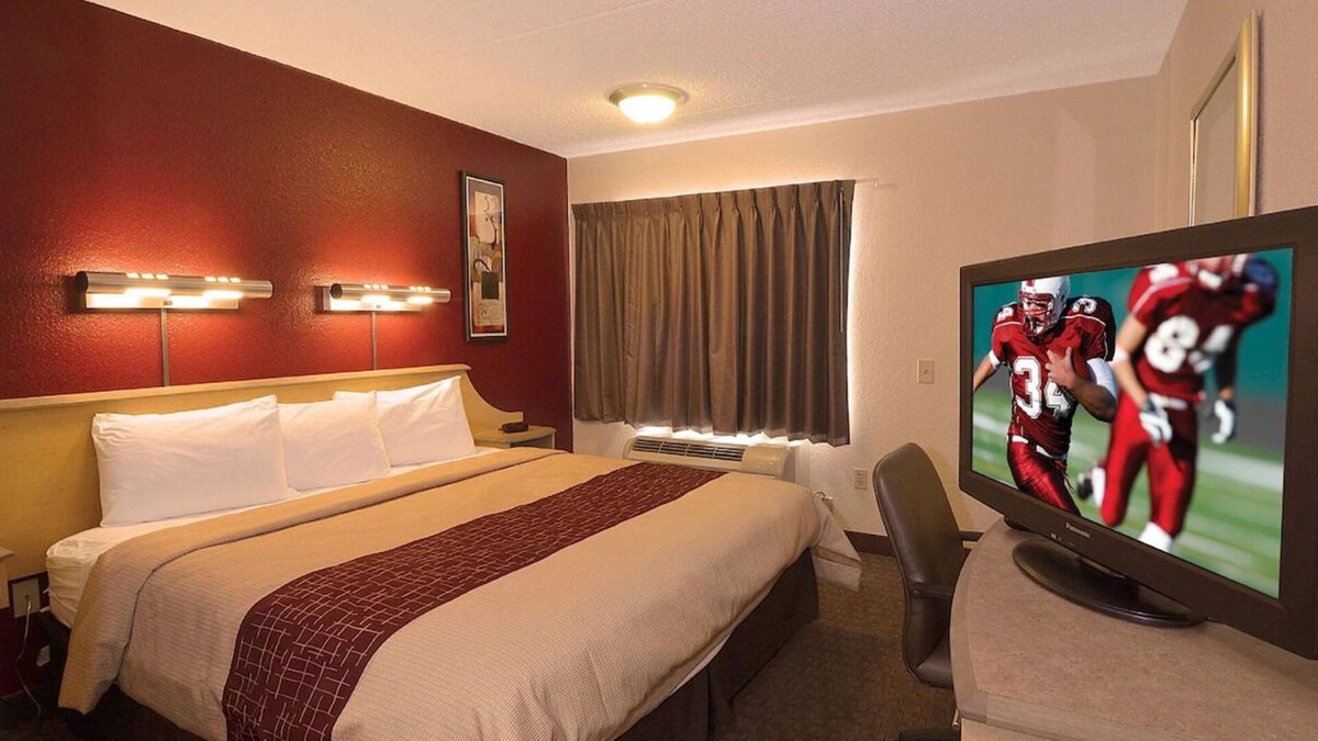 North San Antonio - SAT Hotel | Minutes from The Alamo | Budget-friendly Stay | Pets are Allowed