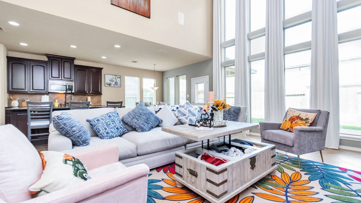 Cypress House | MINUTES FROM THE PREMIUM OUTLETS* LARGE 5 BEDROOMS