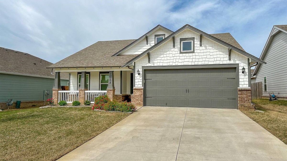 Owasso House | Minutes from Tulsa! Come relax with the family in this pet friendly home