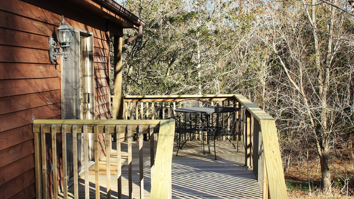 Makanda Cabin | Minutes to Giant City - SIU - Shawnee Winetrail - Shawnee Forest - Wi-Fi