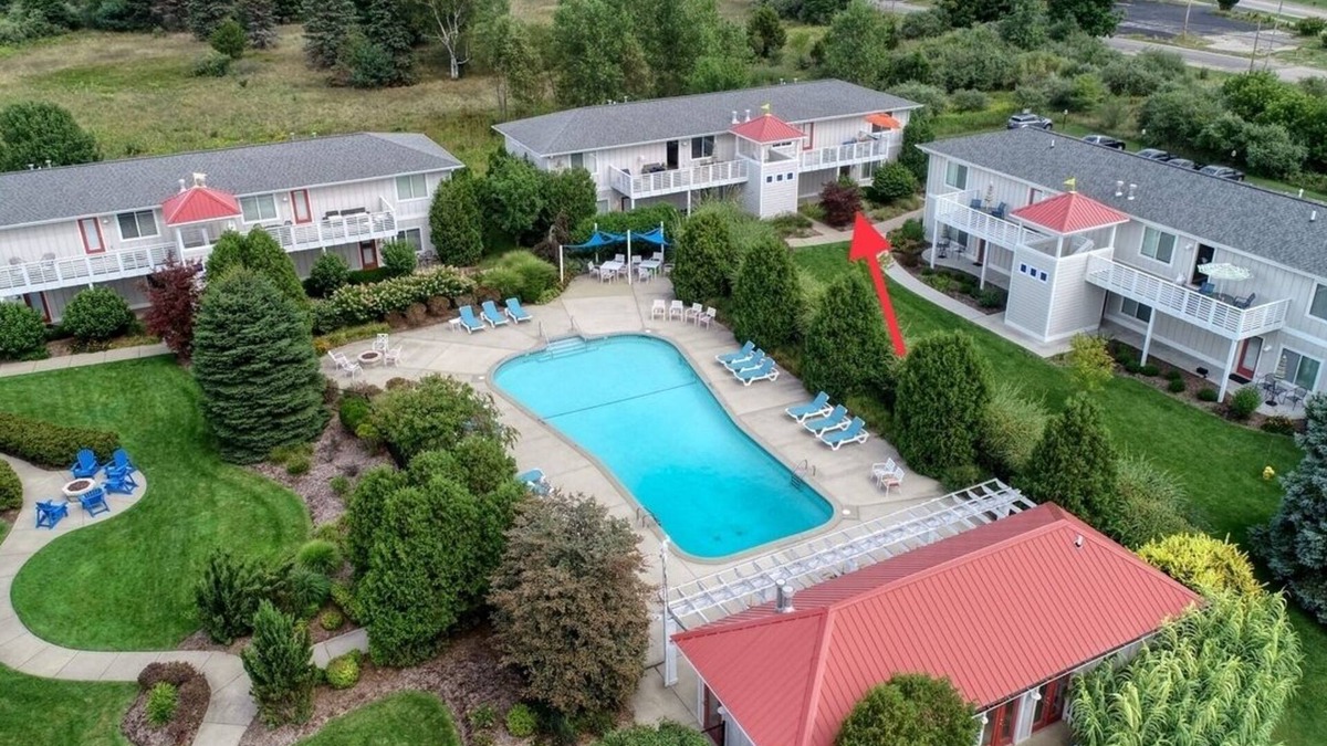 Douglas Condo | Minutes to the Beach, Douglas, & Saugatuck!