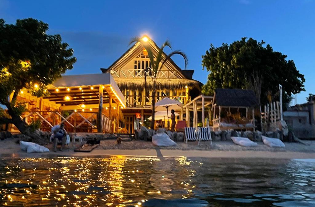 Tierra Bomba Island Hostel | Mira Mira Beach