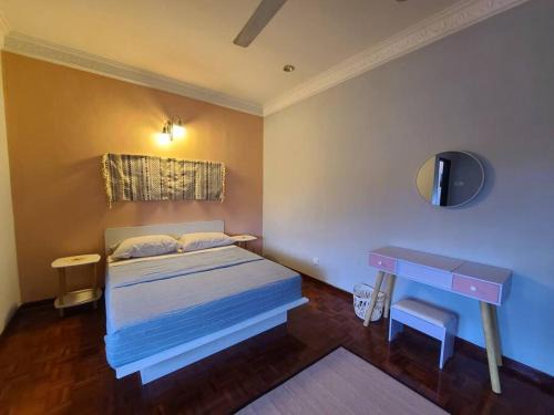Kampung Rawa House | Mira's Haven Homestay