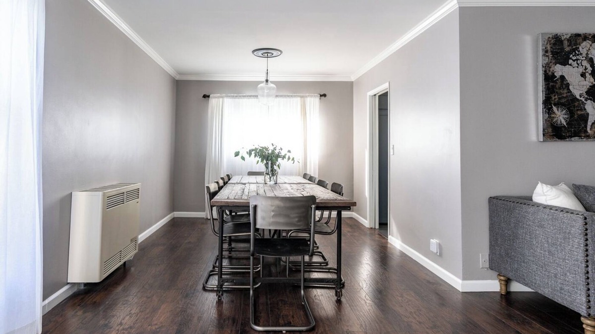Mid-Wilshire Apartment | Miracle- Mile Beauty!