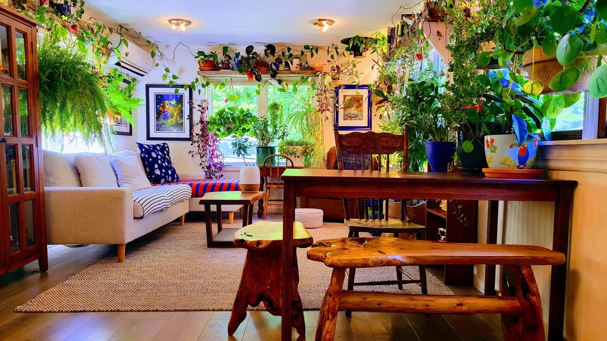 Belfast Cottage | Miracles on Polly - Enchanted River Retreat