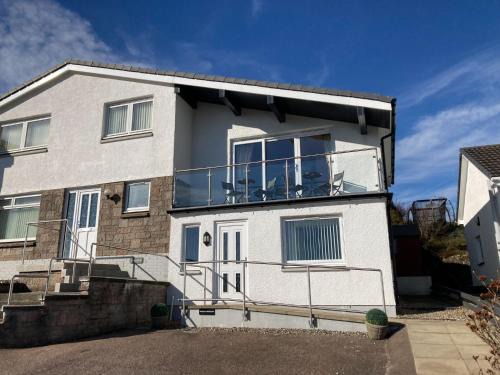 Banavie House | Mirador Apartment